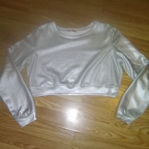 Long sleeved crop top